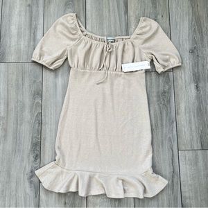 Super cute 90s style mini sweater dress!!! NWT 😍